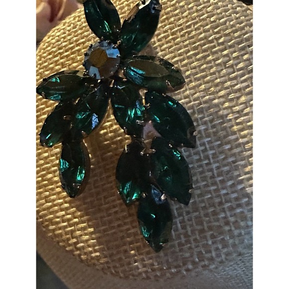 VTG JULIANA EMERALD GREEN MARQUISE RHINSTONE/ AB ROUND CENTER STONE BROOCH 2” - Picture 3 of 7